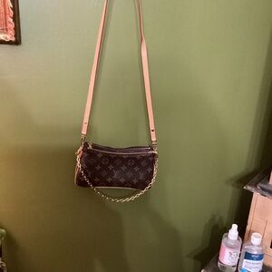 Louis Vuitton Poucheete